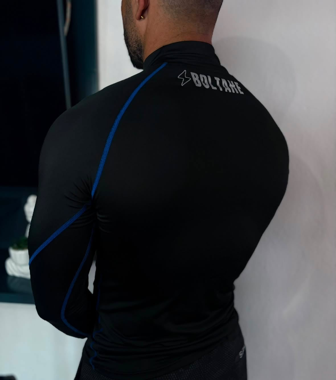 LONG-SLEEVED BLUE